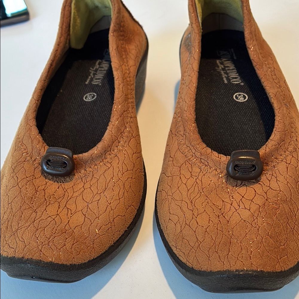 Arcopedico skimmer shoes
Healthy footwear 
Size 38/8 women’s